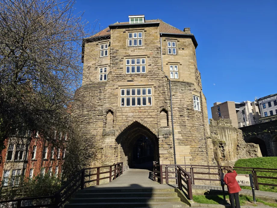 Castelul Newcastle, Poarta Neagră