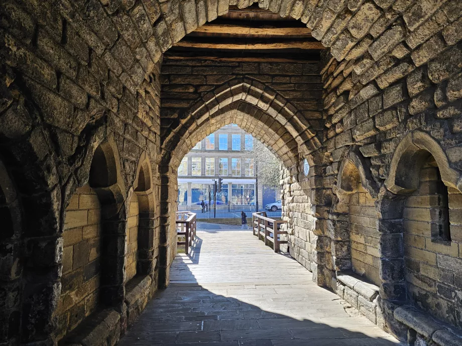Castelul Newcastle, Poarta Neagră