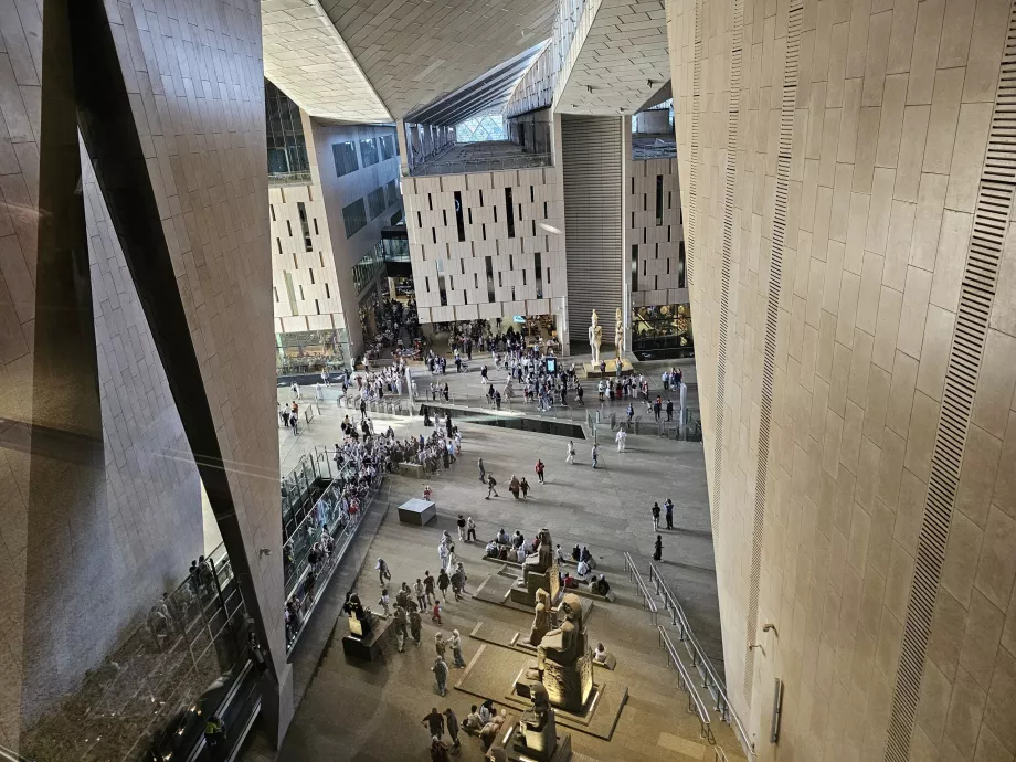 Vedere a sălii principale