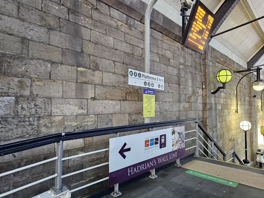 Peronul stației Hexham - Newcastle