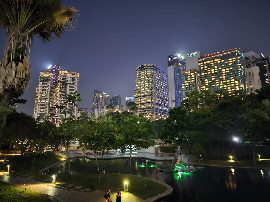 Parcul KLCC în timpul nopții