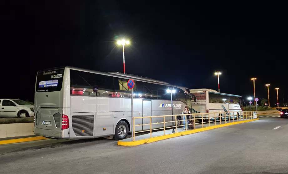 Autobuze spre centru, aeroportul Chania