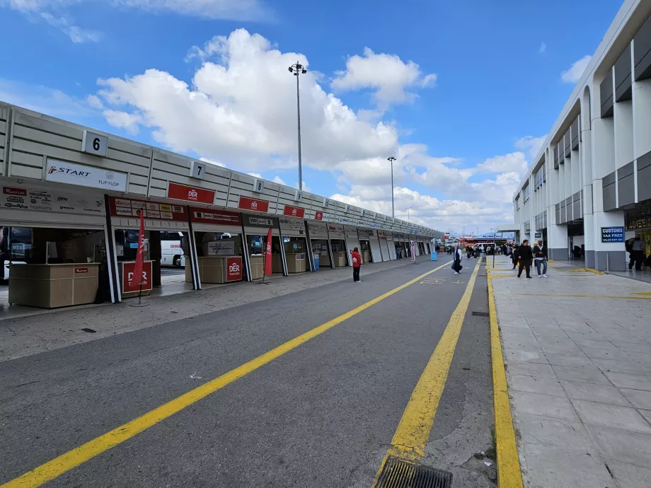 Birourile agențiilor de turism, aeroportul Heraklion