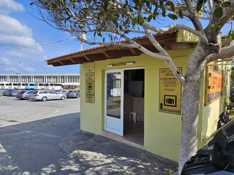 Depozitarea bagajelor la stația de autobuz, Aeroportul Heraklion