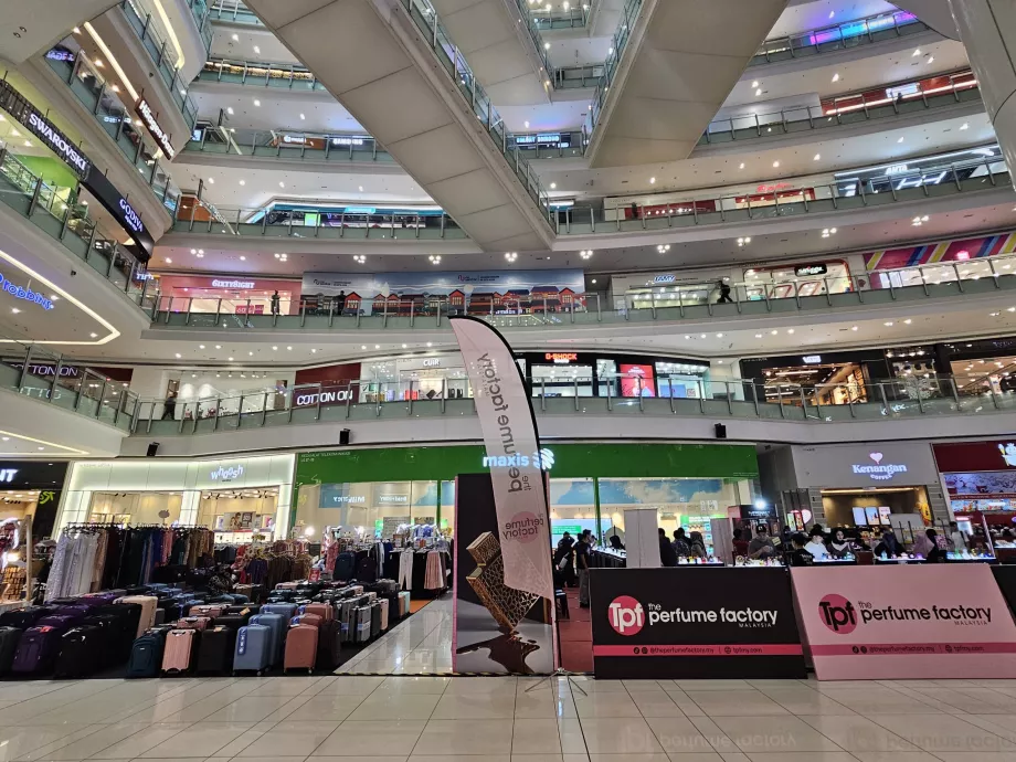 Centrul comercial NU Sentral
