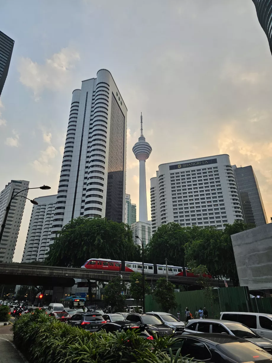 Turnul Menara