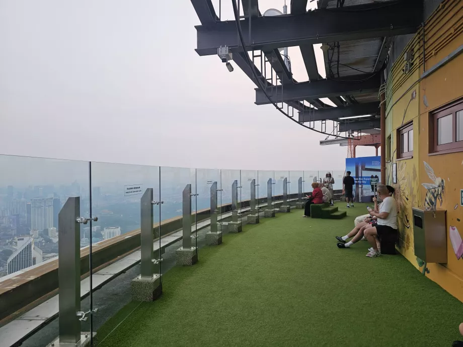 Terasa în aer liber a Turnului Menara