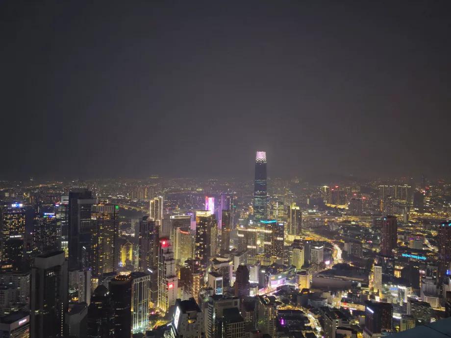 Kuala Lumpur noaptea din Turnul Menara
