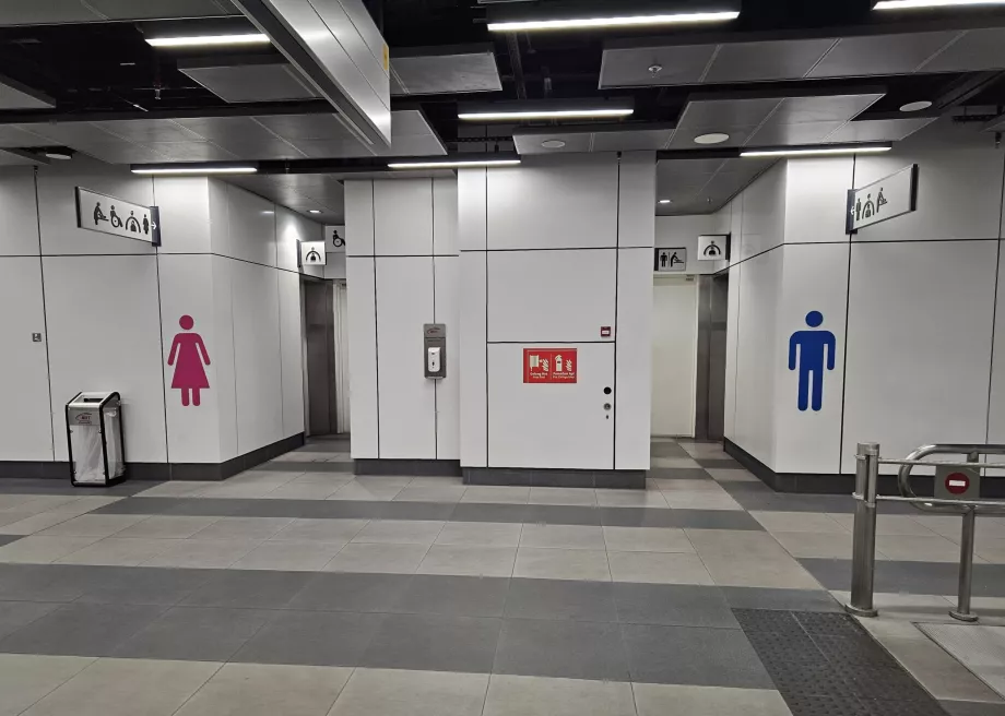 Toaletă gratuită în stația de metrou