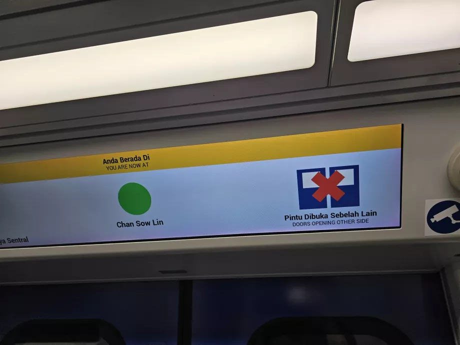 Infografic cu privire la partea pe care se deschide ușa în metrou