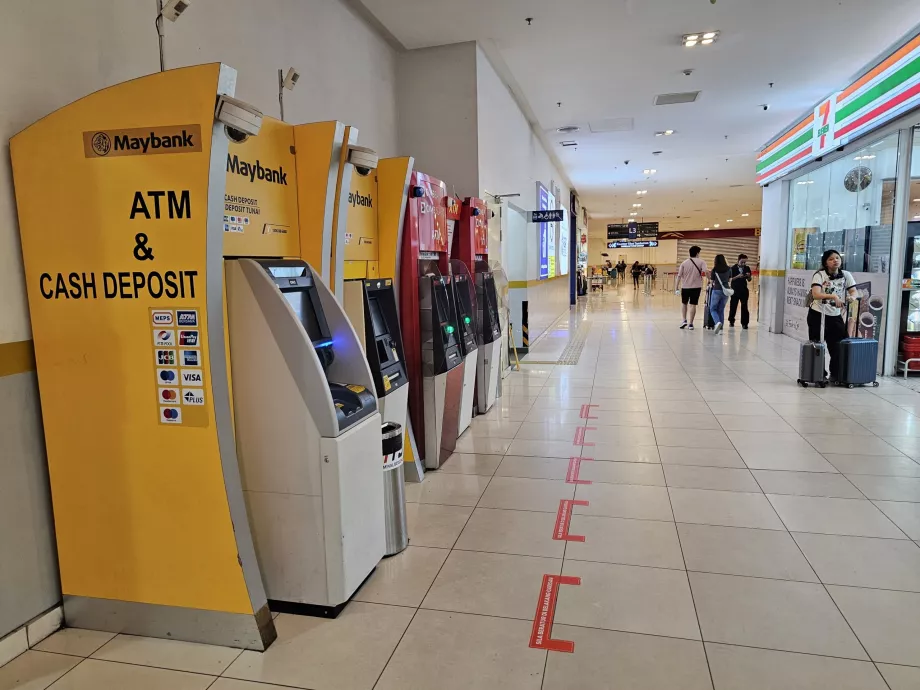 ATM-uri la ghișee