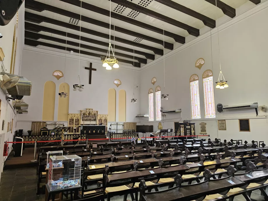 Biserica Hristos, interior