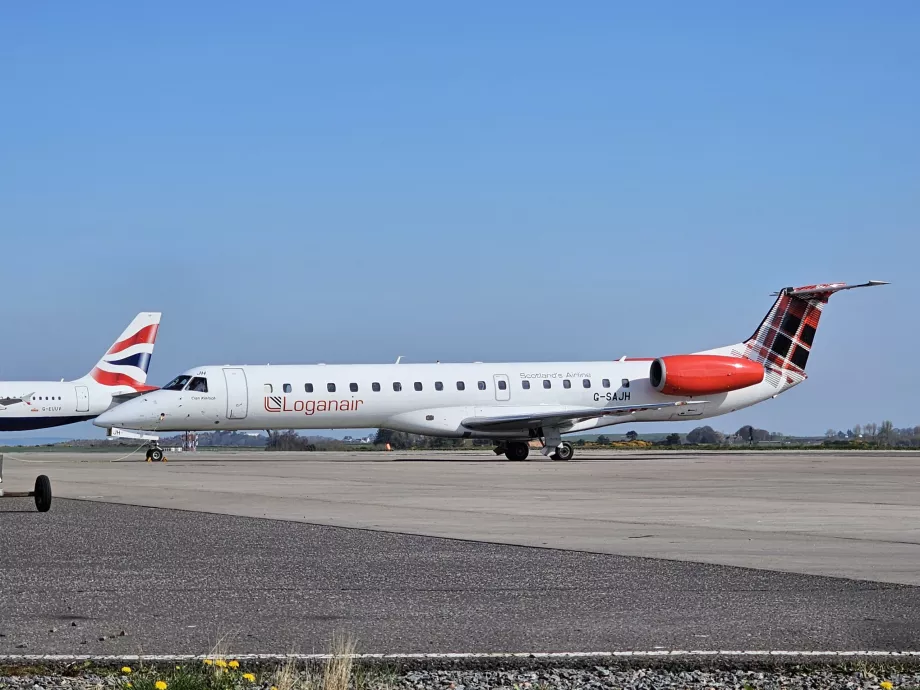 Embraer 145 la Aeroportul Inverness