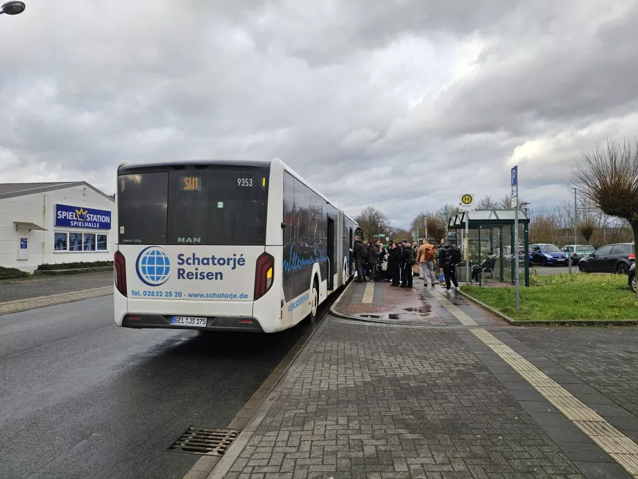 Stația de autobuz aeroport, stația Weeze
