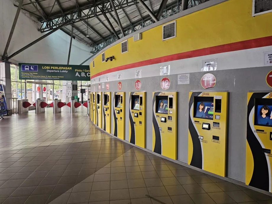 Automate de vânzare a biletelor, stația de autobuz