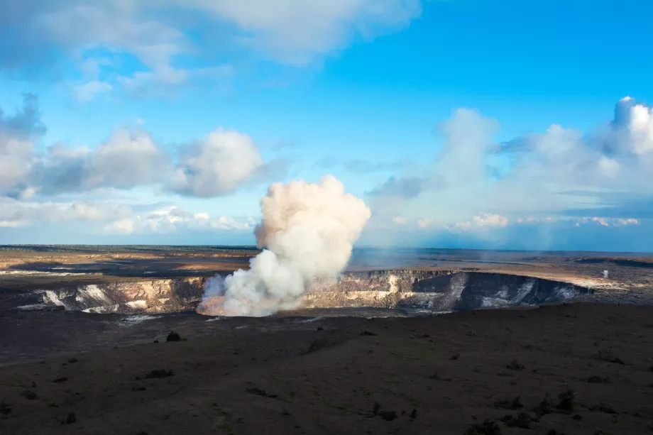 Crater în timpul zilei