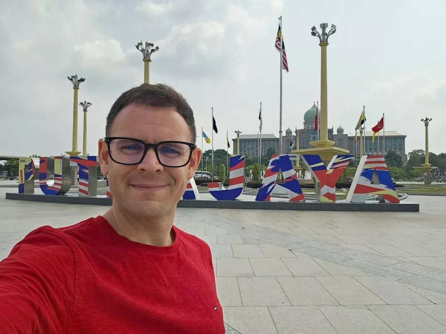 Eu la semnul Putrajaya