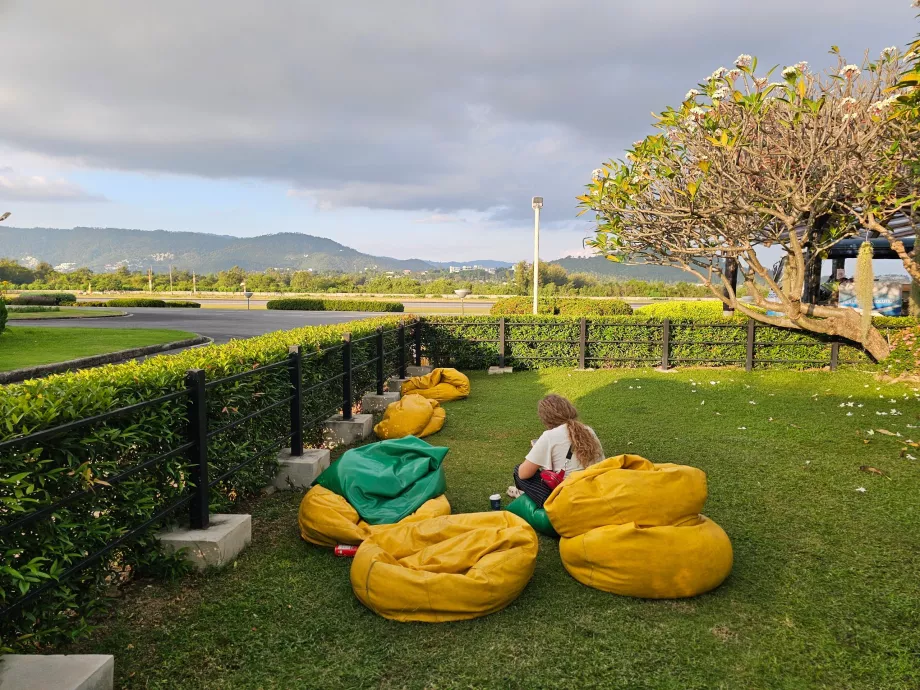 Zonă de odihnă, zonă de tranzit, parte internațională