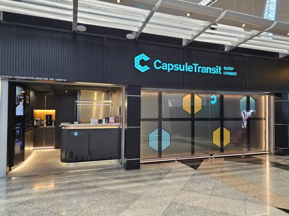 Hotel capsulă, zona publică, terminalul 1