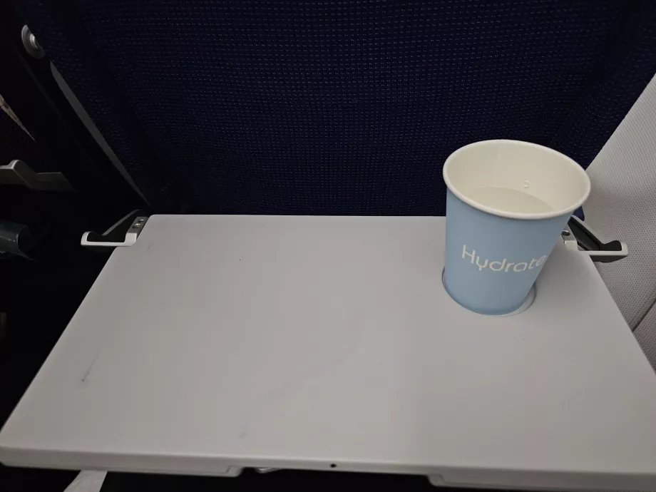 Apă gratuită în timpul zborului