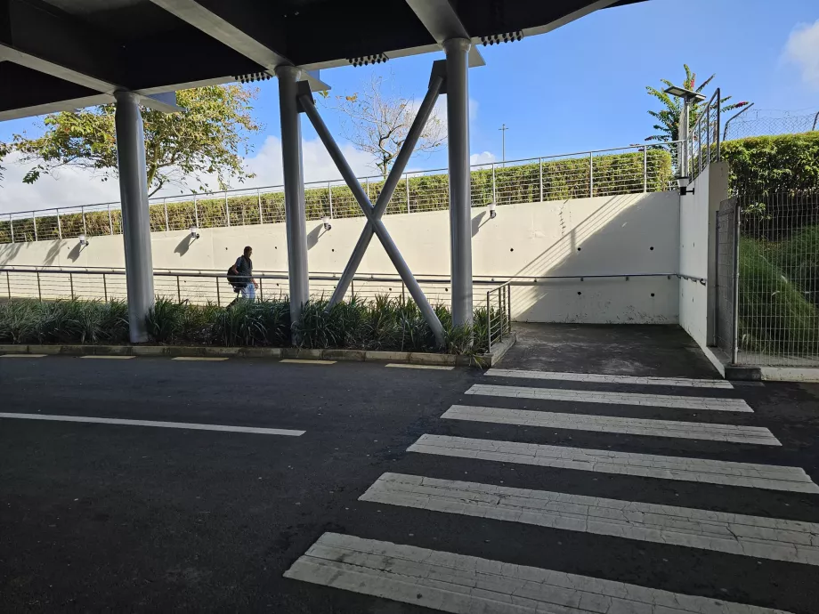 Drumul spre stația de autobuz