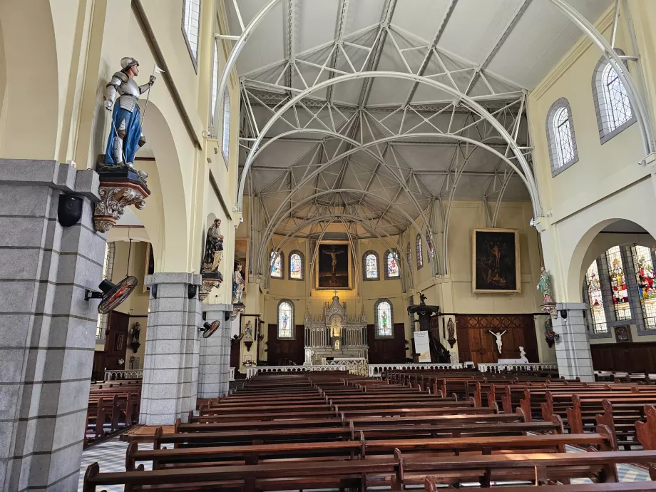 Catedrala St. Louis, interior