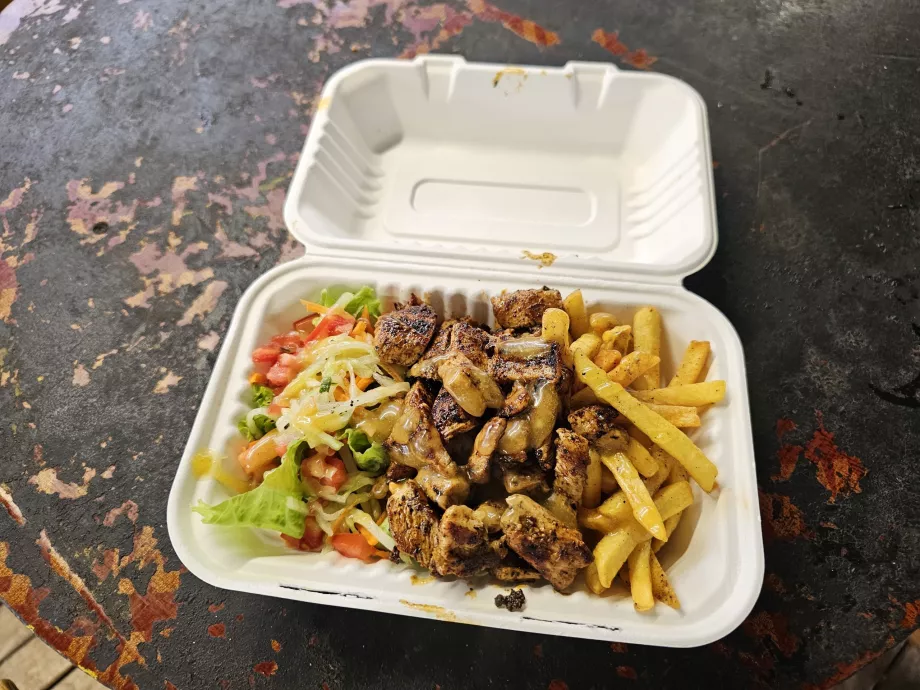 Pui cu cartofi prăjiți