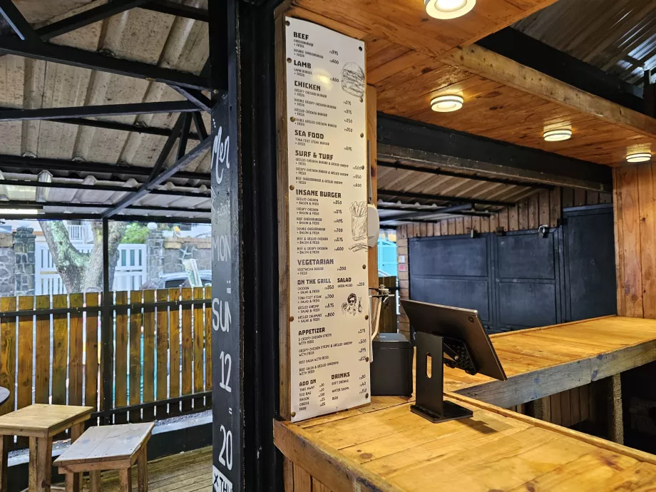 Prețurile burgerilor de pe plajă