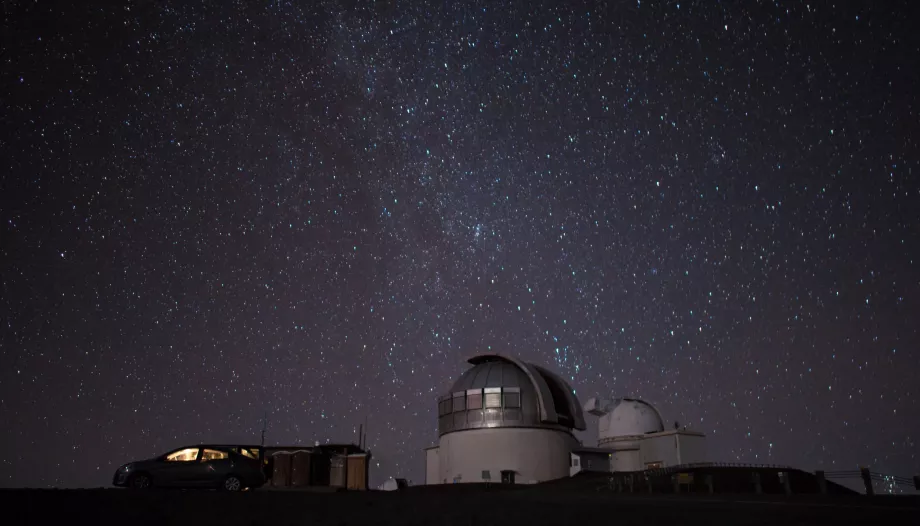 Cerul de noapte deasupra Mauna Kea