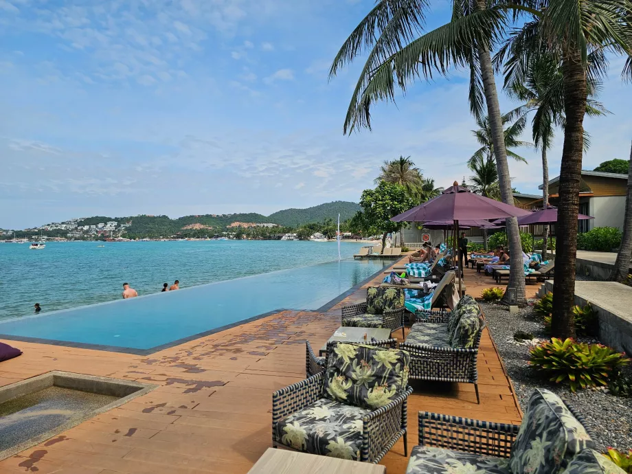 Clubul Tropicana de pe plaja Bangrak