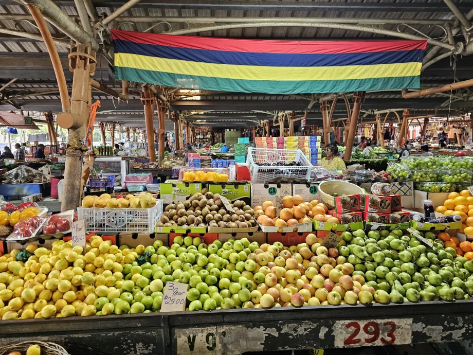 Piața din centrul orașului Flacq