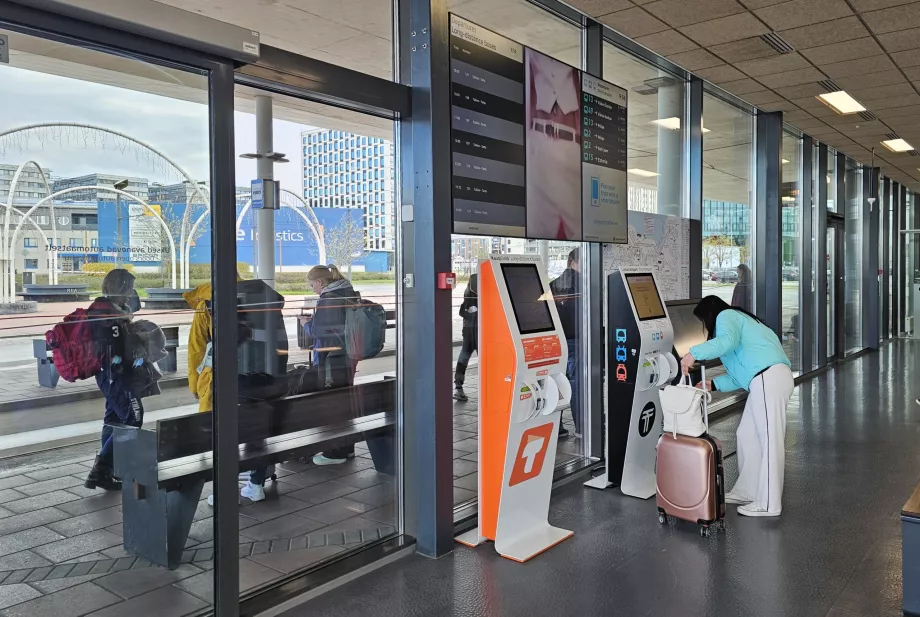 Distribuitoare automate de bilete