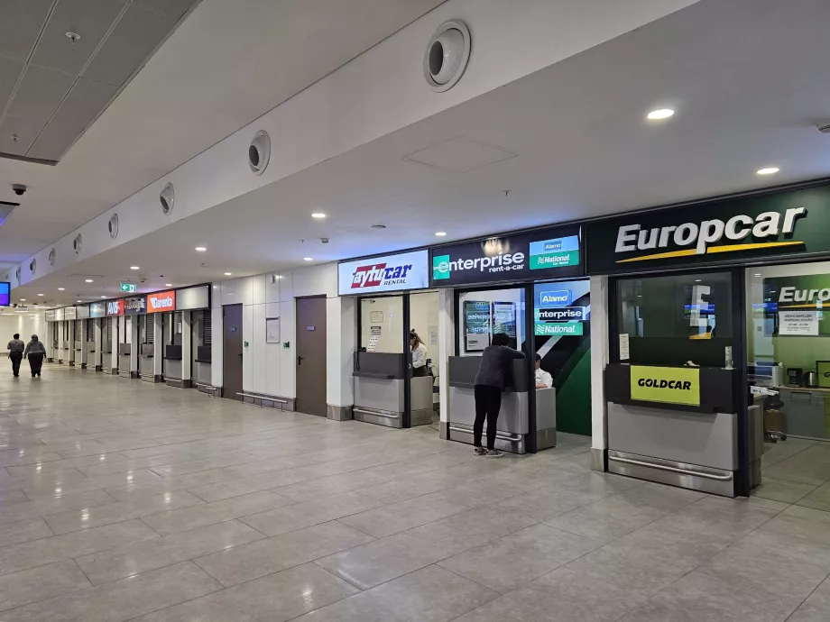 Ghișee de închiriere auto în Terminalul 2