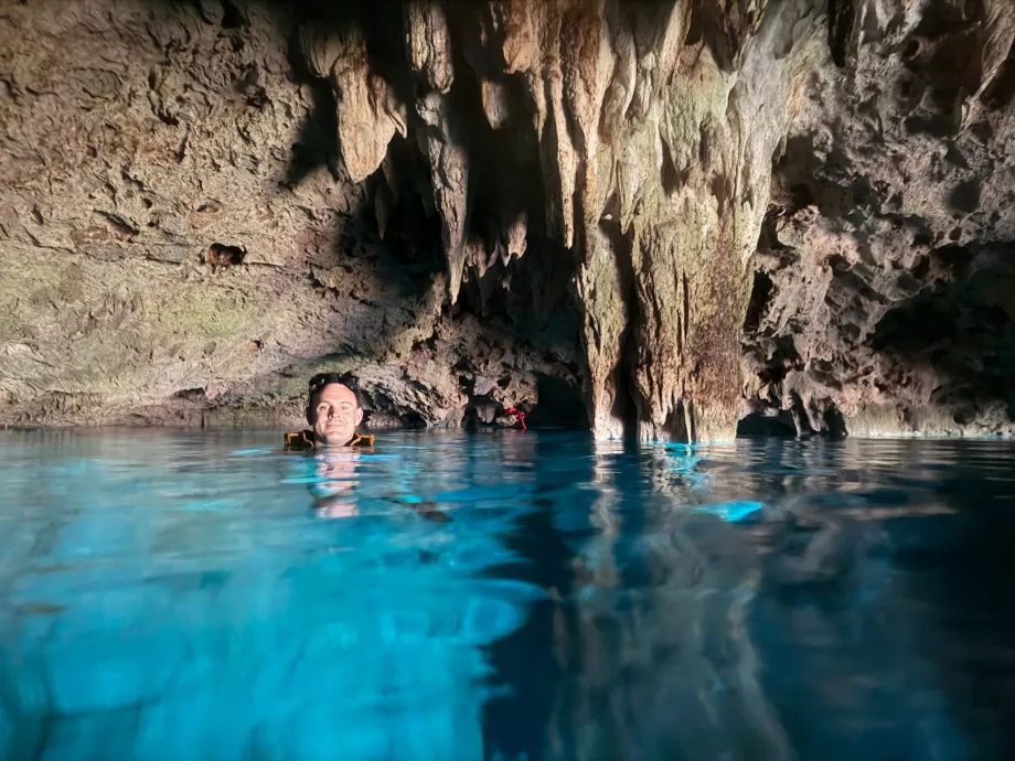 Eu la Gran Cenote