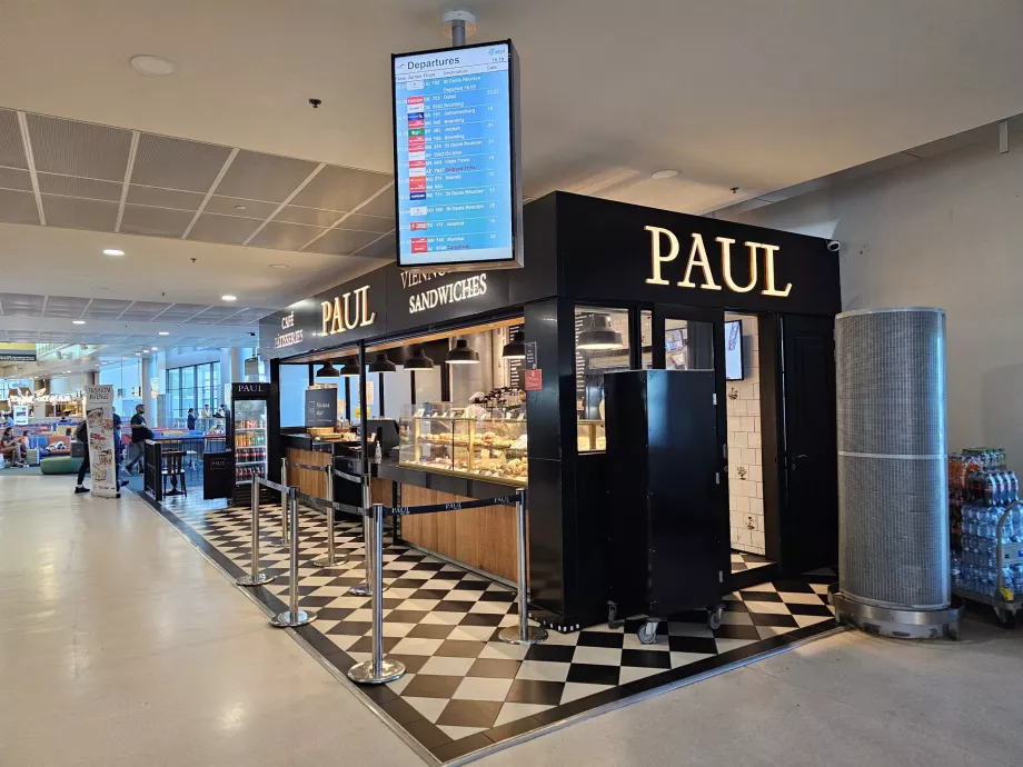 Paul Bakery în zona de tranzit
