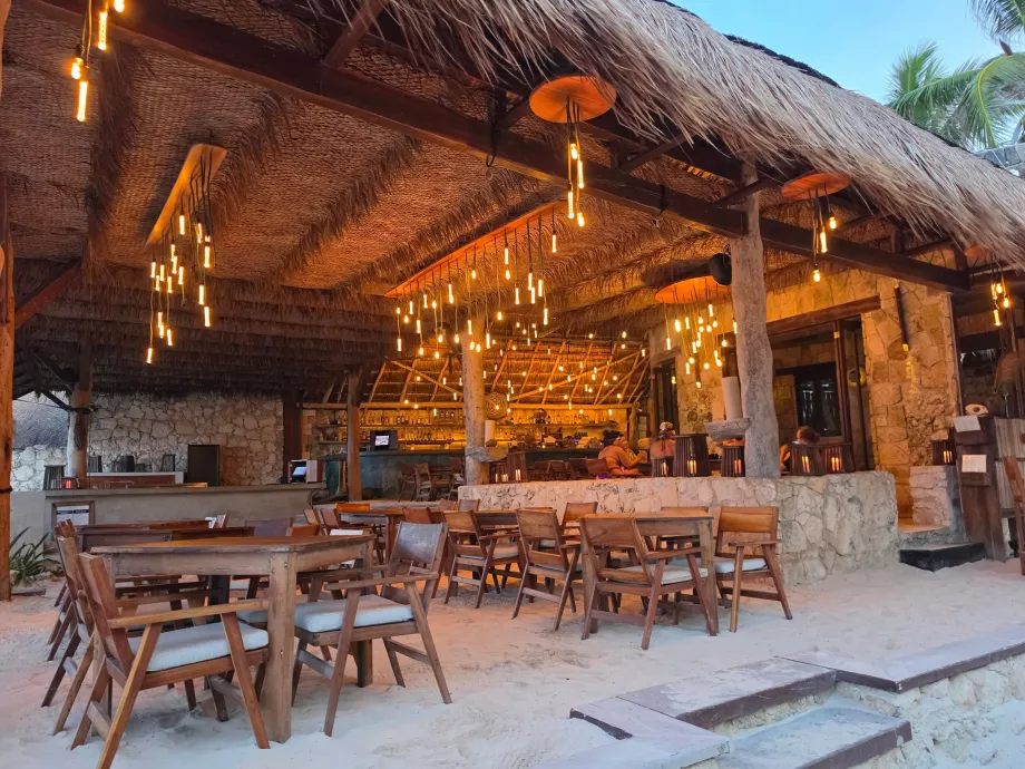 Restaurante de-a lungul străzii principale