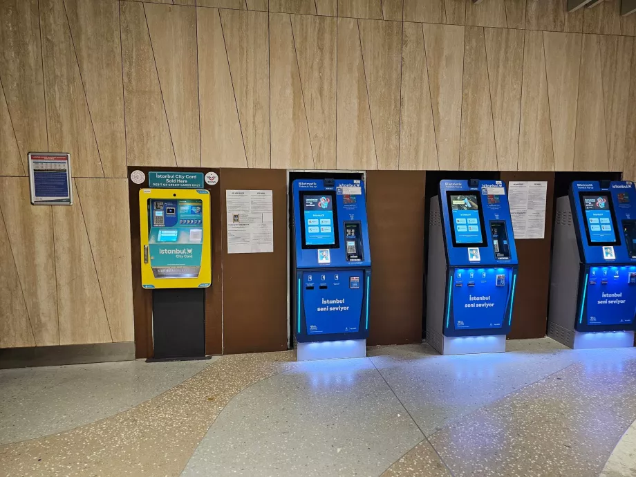 Mașini albastre - Istanbulkart, galben-turcoaz pentru Istanbul City Card