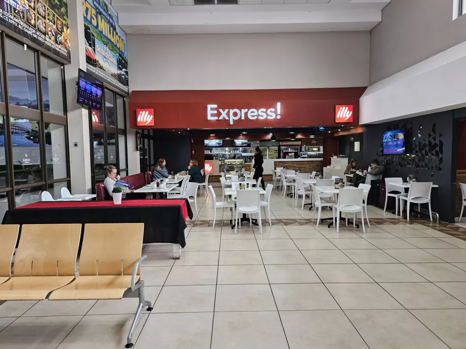 Cafenea în zona publică