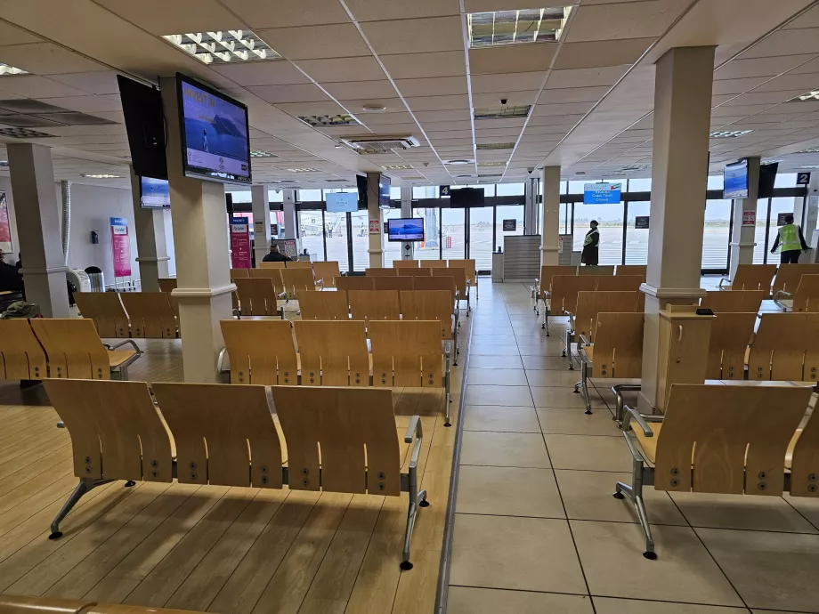 Zona porții de plecare, secțiunea de tranzit