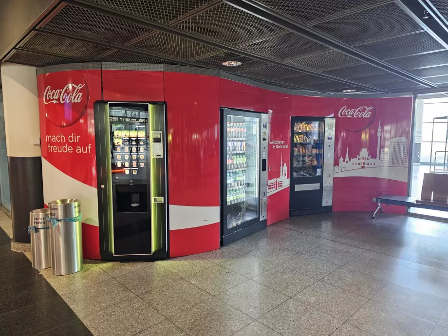 Automate de vending în sala de sosiri