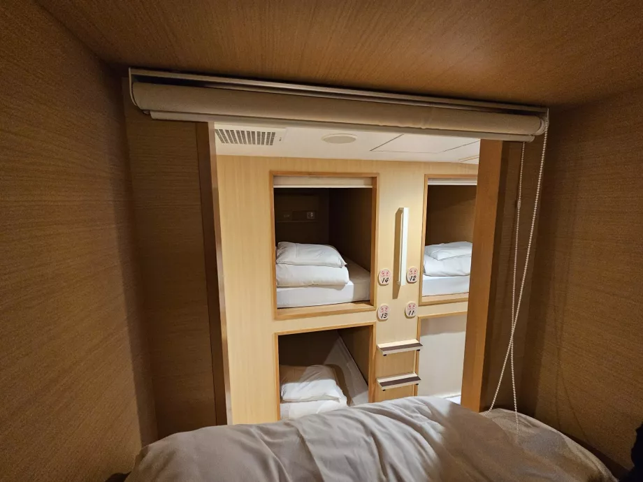 Capsulă cu rolă deschisă