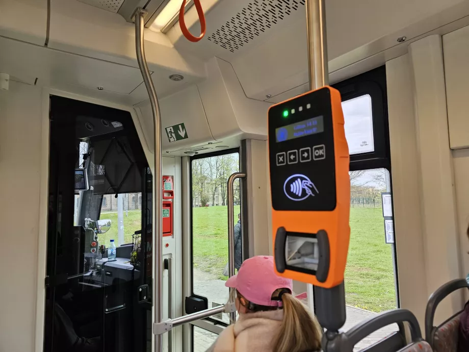 Validator la prima ușă pentru încărcarea codurilor QR