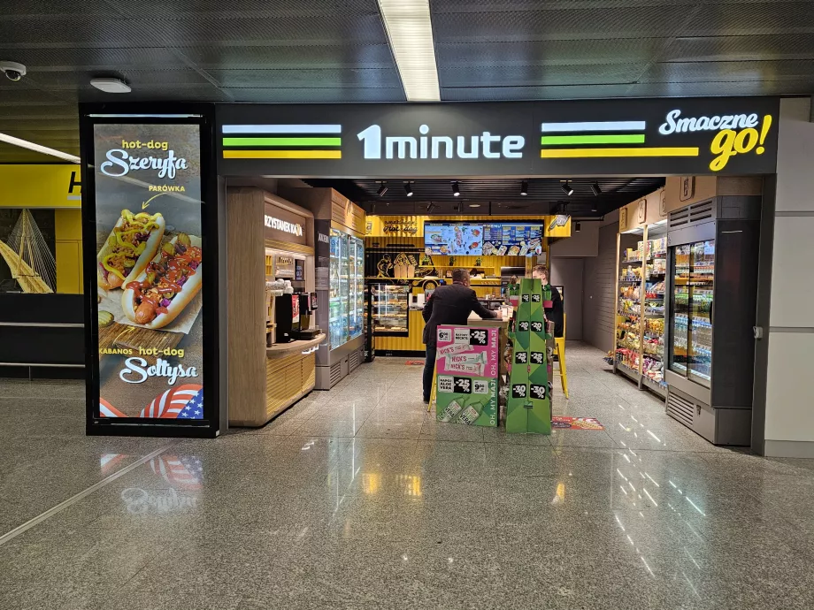 Minimarket în sala de sosiri