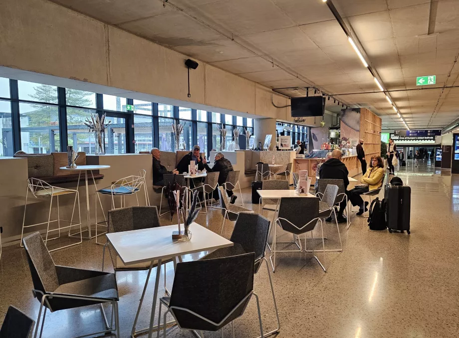 Bistro în zona publică