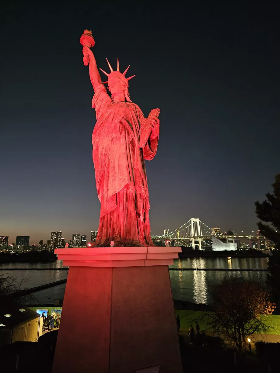 Statuia Libertății Odaiba