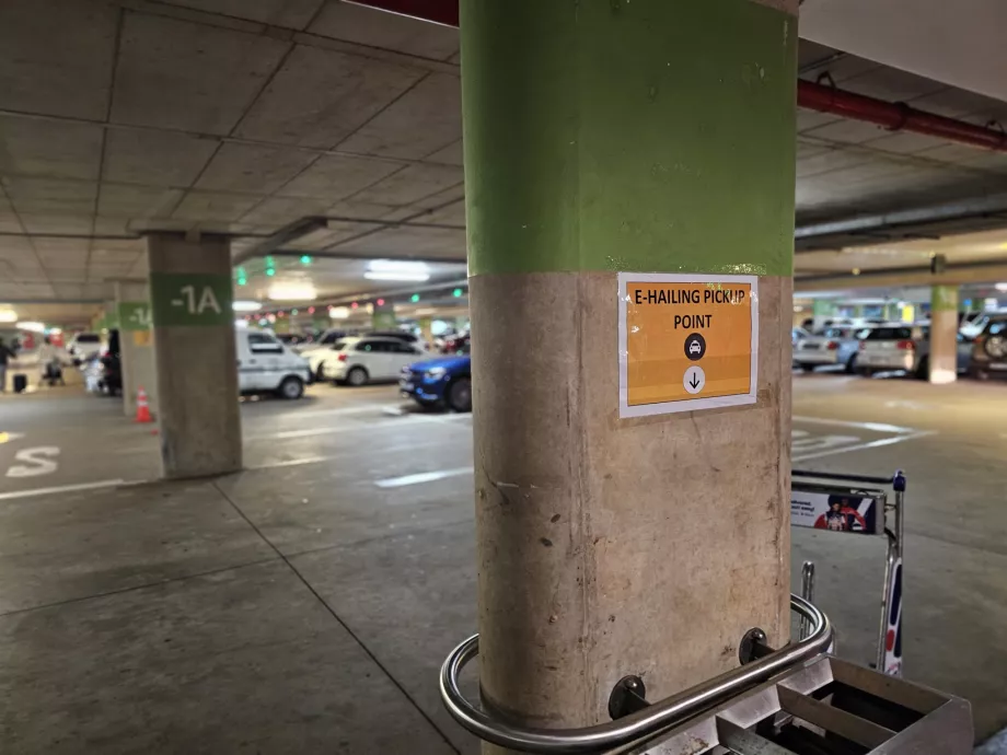 Stații Uber și Bolt