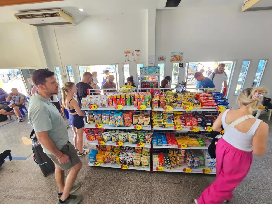 Magazin în portul Donsak