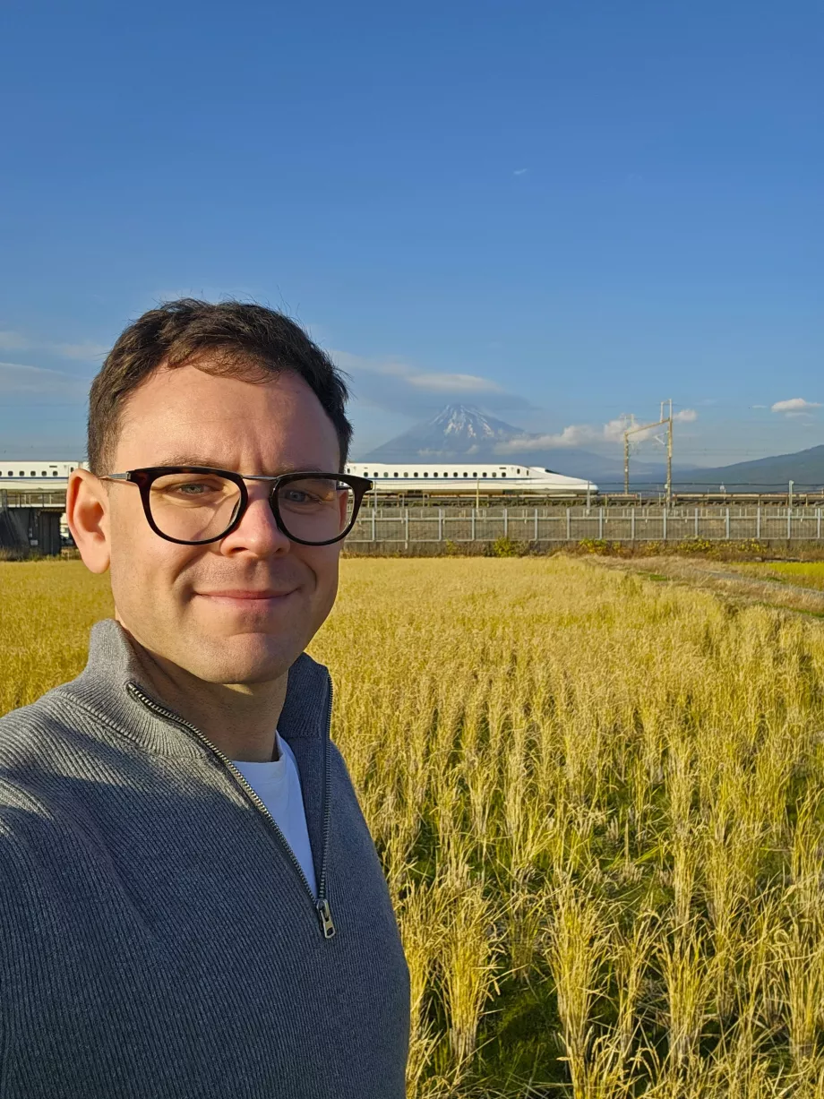 Eu pe un loc foto lângă Fuji