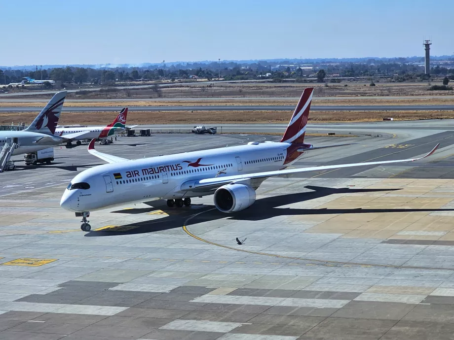 Air Mauritius, Airbus A350 la Aeroportul Johannesburg