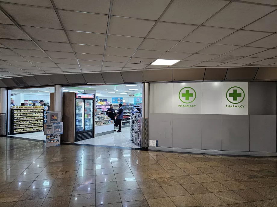 Farmacie în zona de tranzit